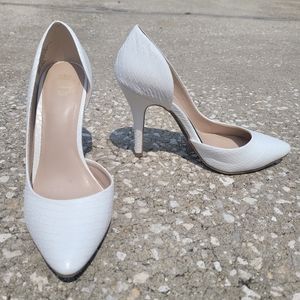 Juicy Couture heels-white